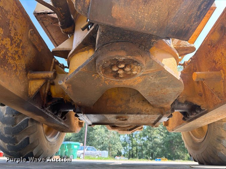 image for item FN2021 1975 Caterpillar 12G motor grader