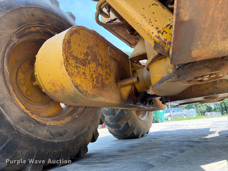 image for item FN2021 1975 Caterpillar 12G motor grader