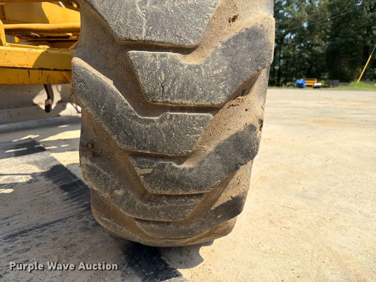 image for item FN2021 1975 Caterpillar 12G motor grader