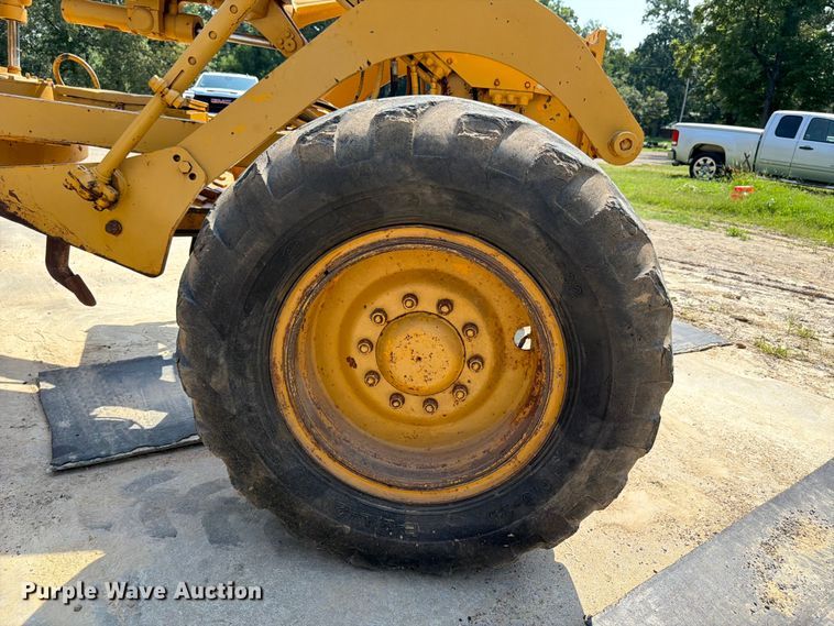 image for item FN2021 1975 Caterpillar 12G motor grader