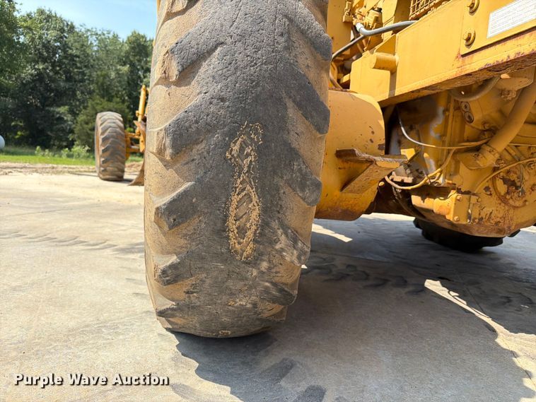 image for item FN2021 1975 Caterpillar 12G motor grader