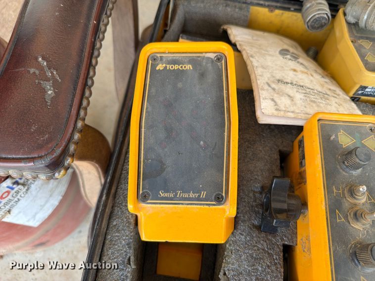 image for item FN2021 1975 Caterpillar 12G motor grader