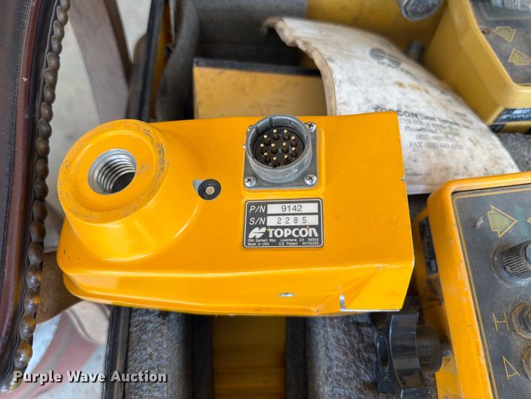 image for item FN2021 1975 Caterpillar 12G motor grader