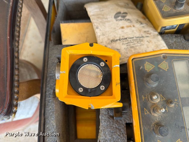 image for item FN2021 1975 Caterpillar 12G motor grader
