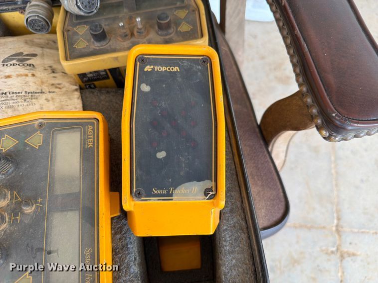 image for item FN2021 1975 Caterpillar 12G motor grader