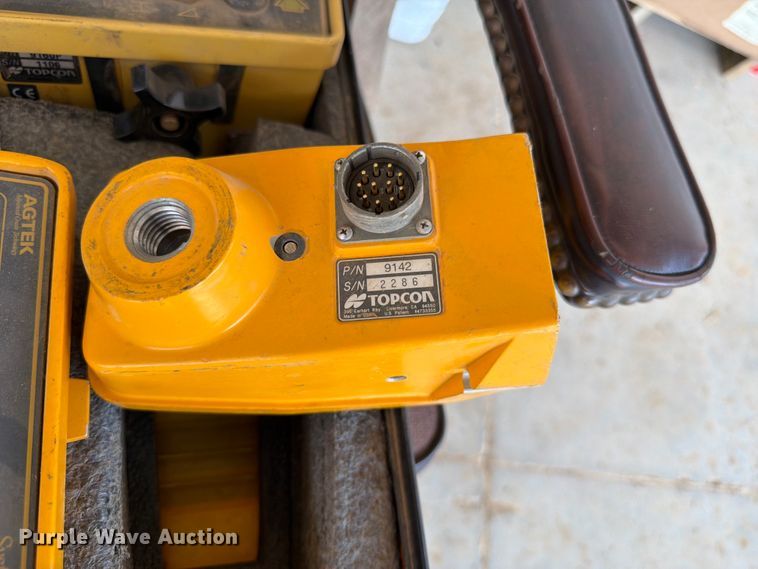 image for item FN2021 1975 Caterpillar 12G motor grader