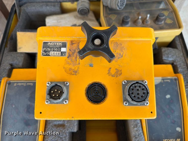 image for item FN2021 1975 Caterpillar 12G motor grader