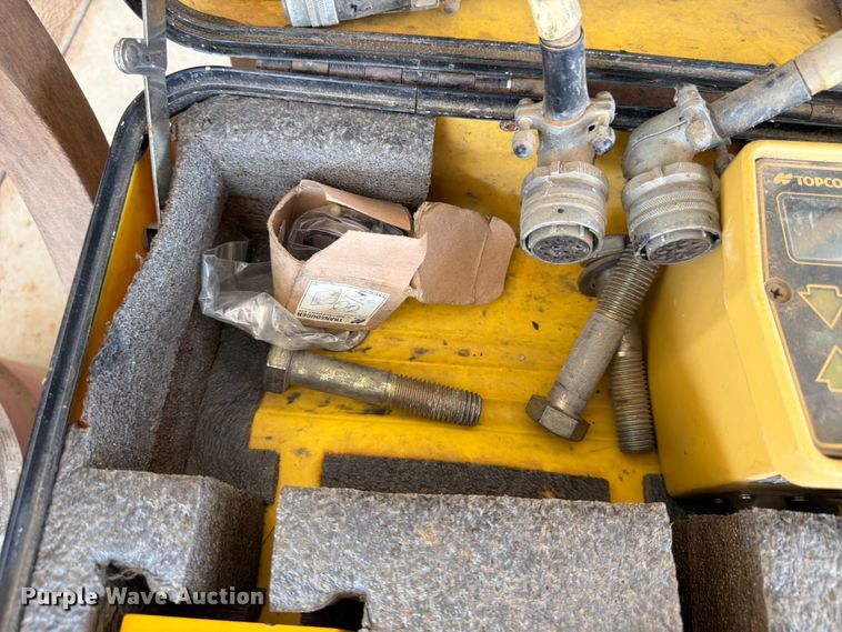 image for item FN2021 1975 Caterpillar 12G motor grader