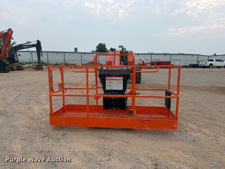 image for item FN2022 2013 JLG 660SJ boom lift