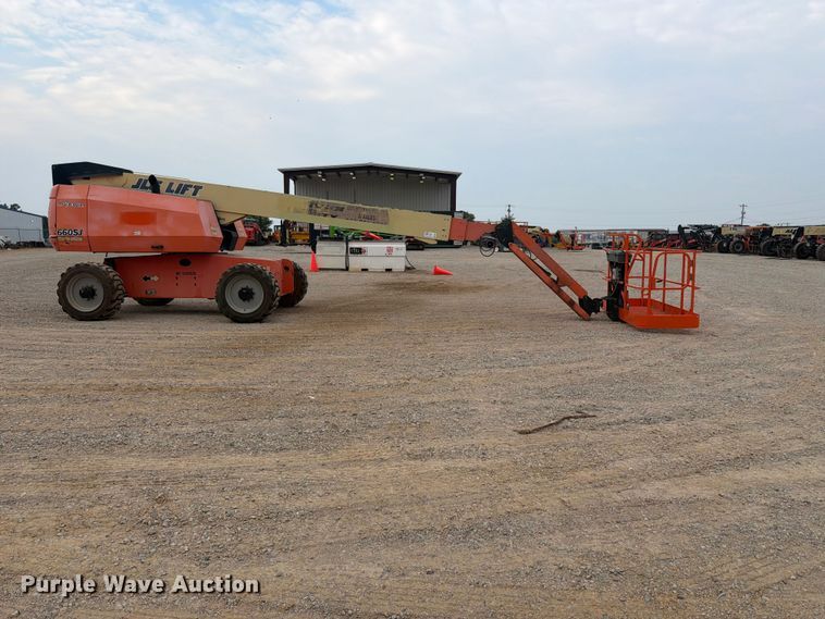 image for item FN2022 2013 JLG 660SJ boom lift