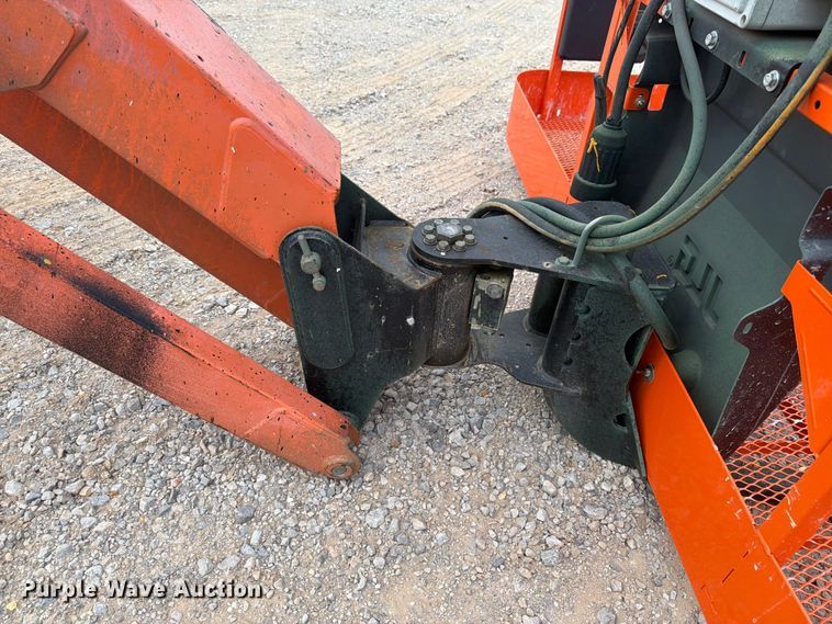 image for item FN2022 2013 JLG 660SJ boom lift