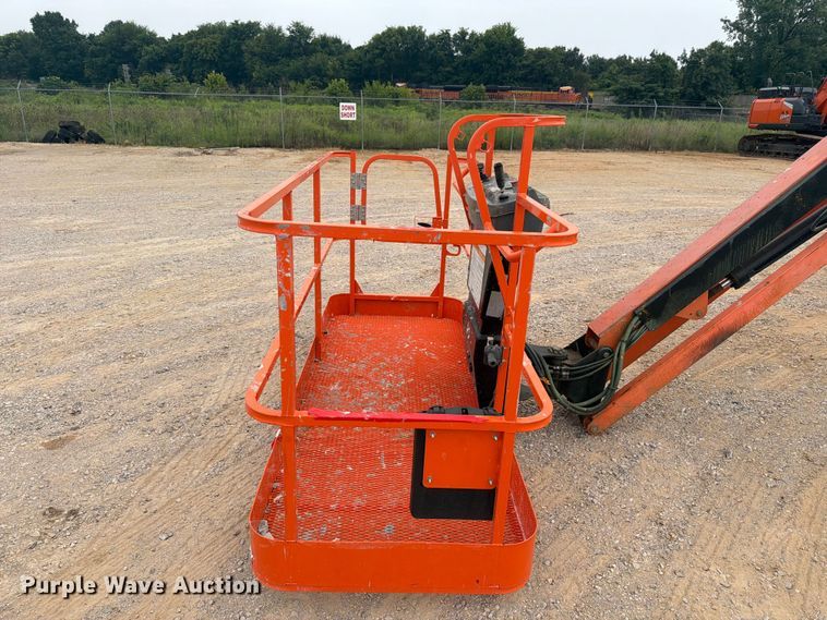 image for item FN2022 2013 JLG 660SJ boom lift