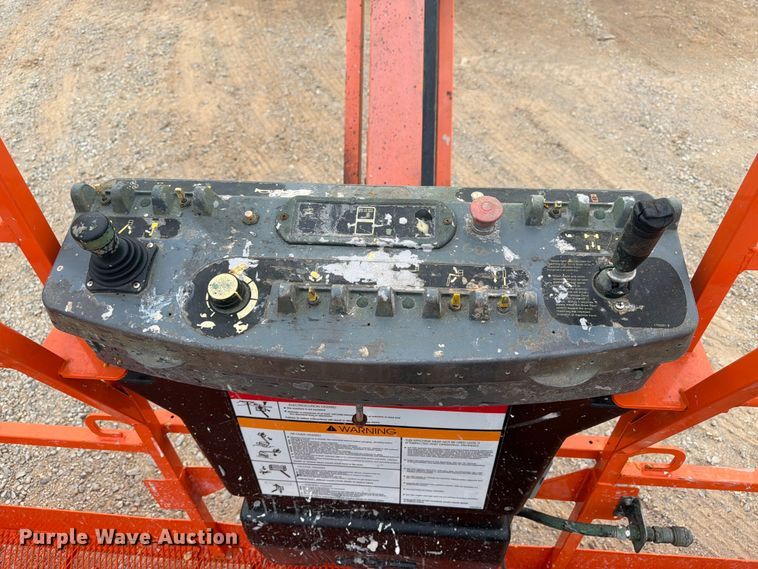 image for item FN2022 2013 JLG 660SJ boom lift