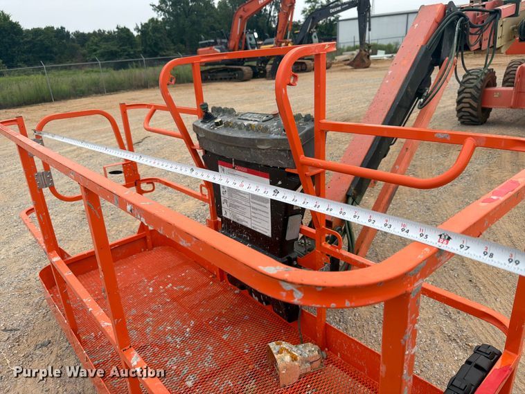 image for item FN2022 2013 JLG 660SJ boom lift