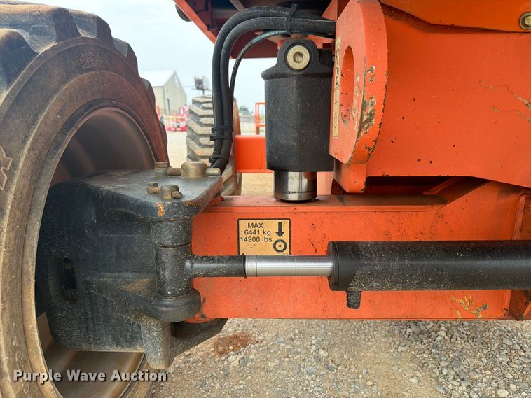 image for item FN2022 2013 JLG 660SJ boom lift