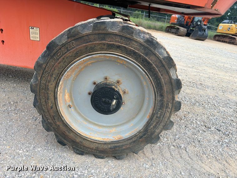 image for item FN2022 2013 JLG 660SJ boom lift