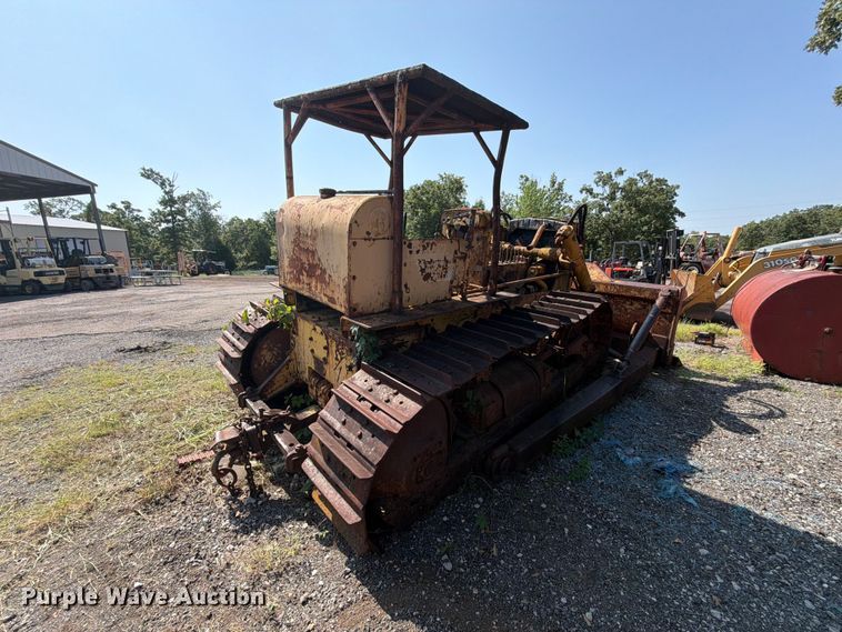 image for item FN2519 International TD20 dozer