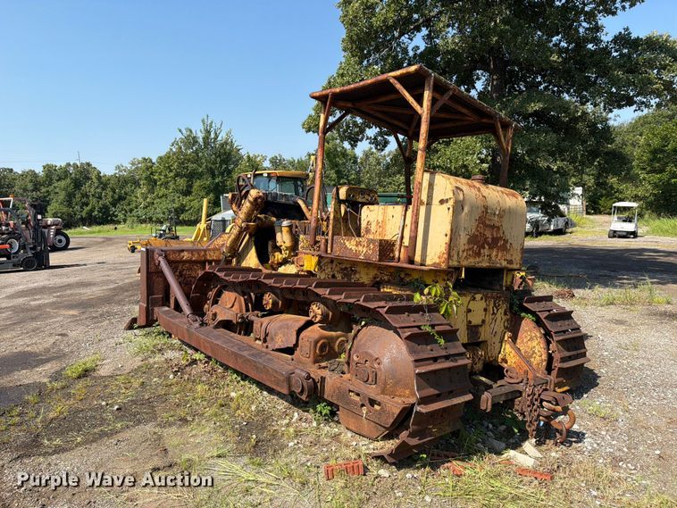 image for item FN2519 International TD20 dozer