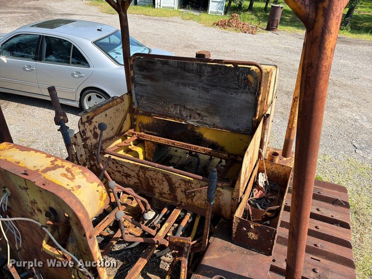 image for item FN2519 International TD20 dozer