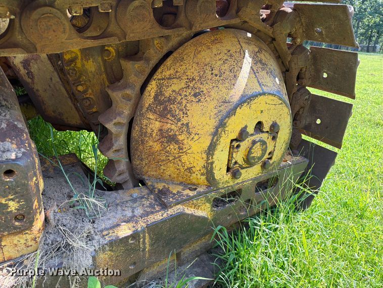 image for item FN2519 International TD20 dozer
