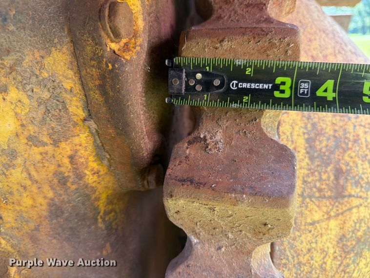 image for item FN2519 International TD20 dozer