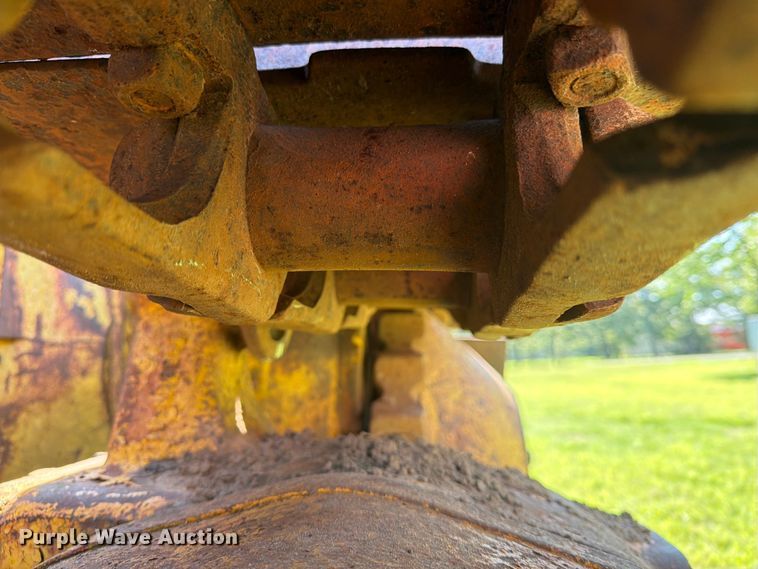 image for item FN2519 International TD20 dozer