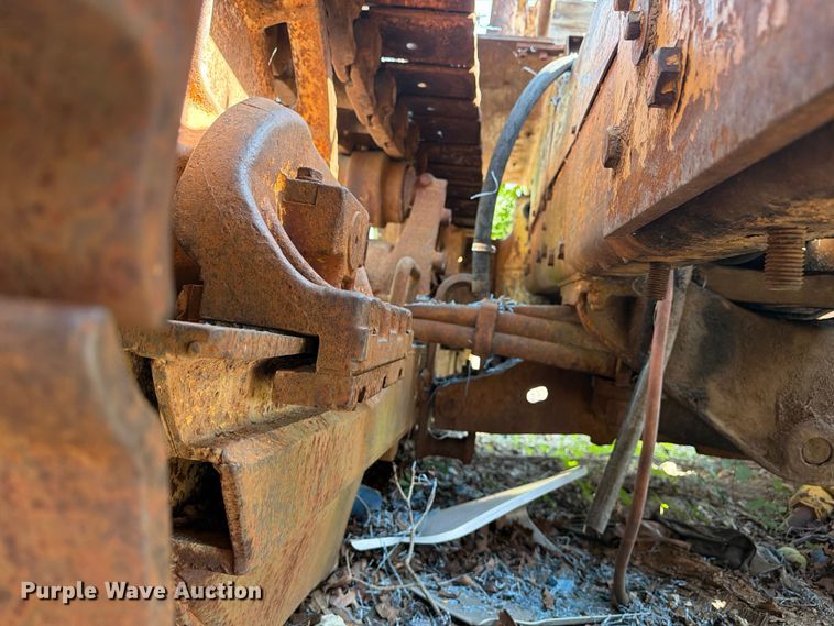 image for item FN2519 International TD20 dozer