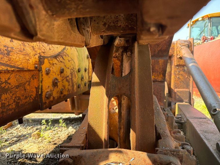 image for item FN2519 International TD20 dozer