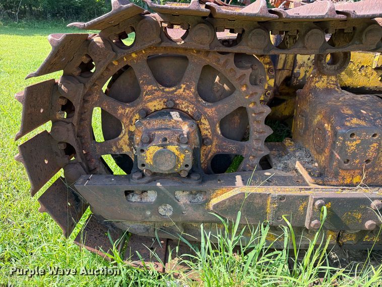 image for item FN2519 International TD20 dozer