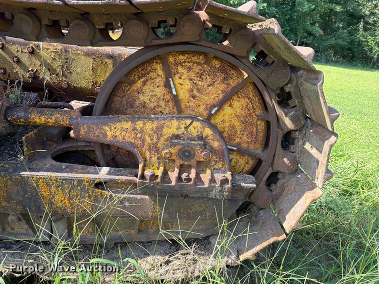 image for item FN2519 International TD20 dozer