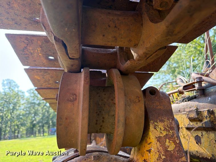 image for item FN2519 International TD20 dozer