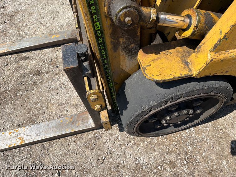 image for item FN2520 FG020 forklift
