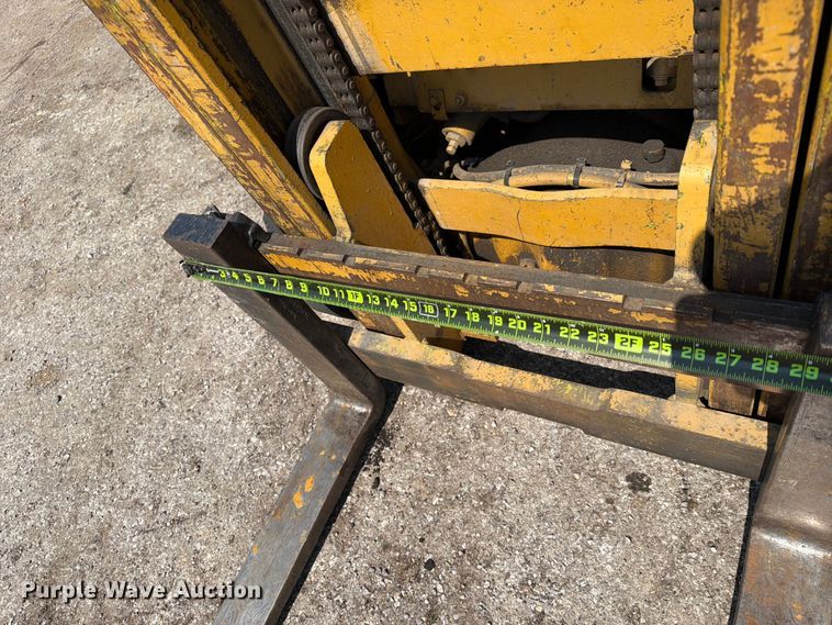 image for item FN2520 FG020 forklift