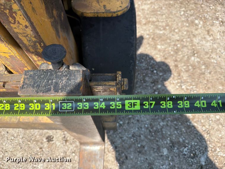 image for item FN2520 FG020 forklift