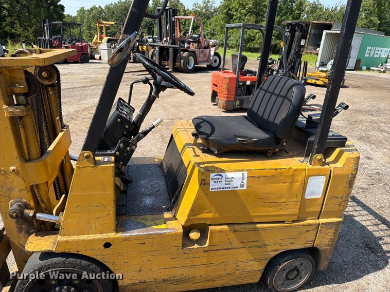 image for item FN2520 FG020 forklift