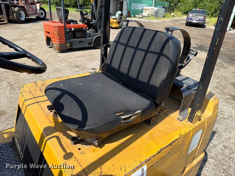 image for item FN2520 FG020 forklift