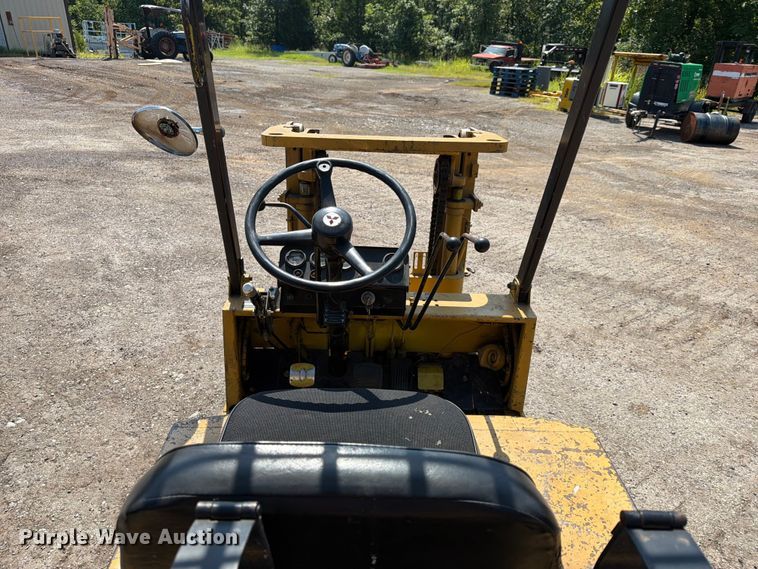 image for item FN2520 FG020 forklift