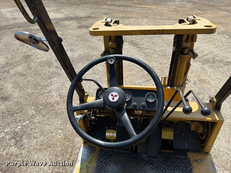 image for item FN2520 FG020 forklift