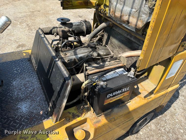 image for item FN2520 FG020 forklift