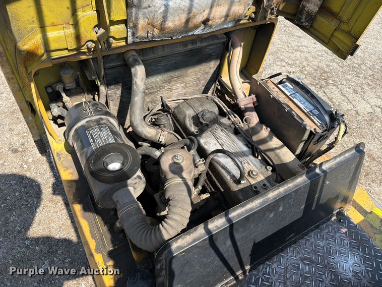 image for item FN2520 FG020 forklift