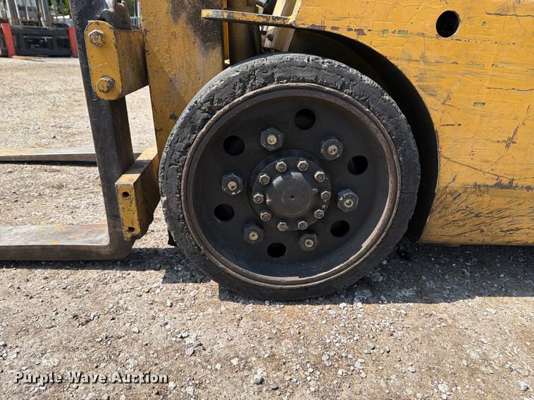 image for item FN2520 FG020 forklift