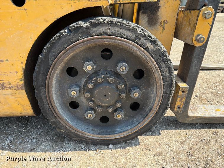 image for item FN2520 FG020 forklift