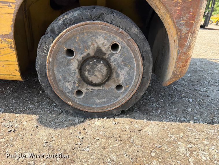 image for item FN2520 FG020 forklift