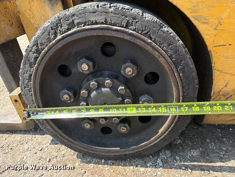 image for item FN2520 FG020 forklift