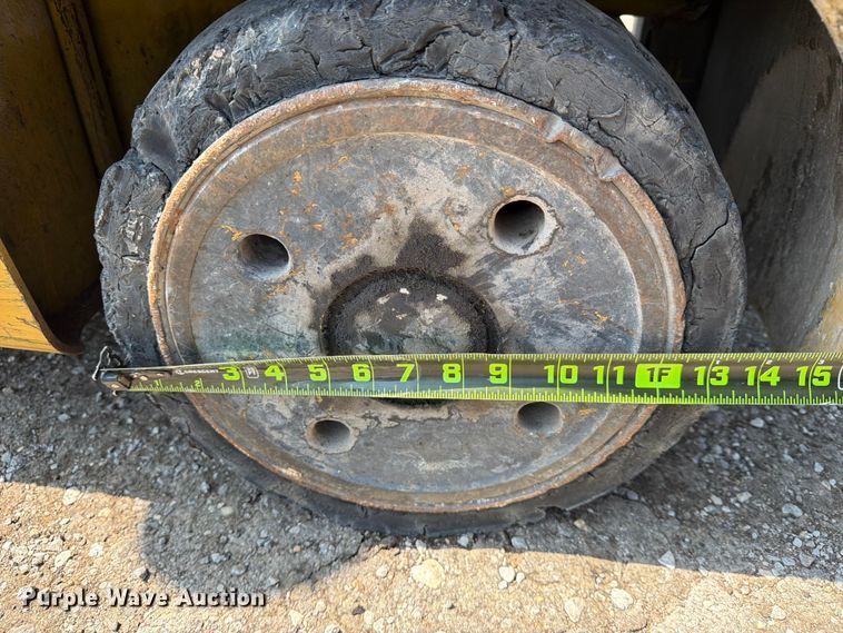 image for item FN2520 FG020 forklift