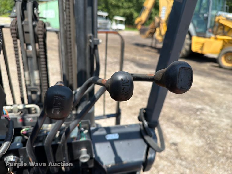 image for item FN2520 FG020 forklift