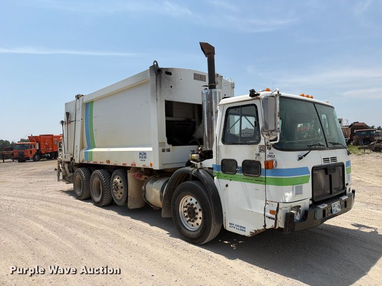 image for item FN2521 2009 Autocar WX refuse truck