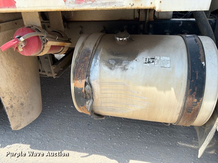image for item FN2521 2009 Autocar WX refuse truck