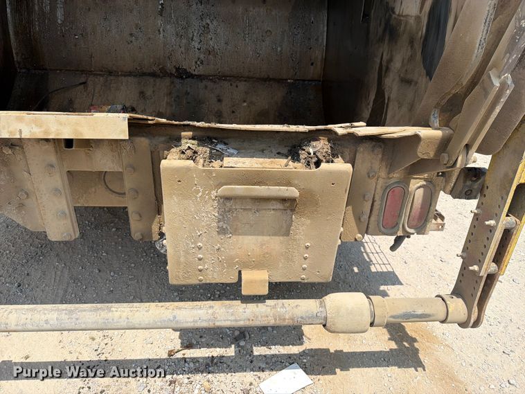 image for item FN2521 2009 Autocar WX refuse truck