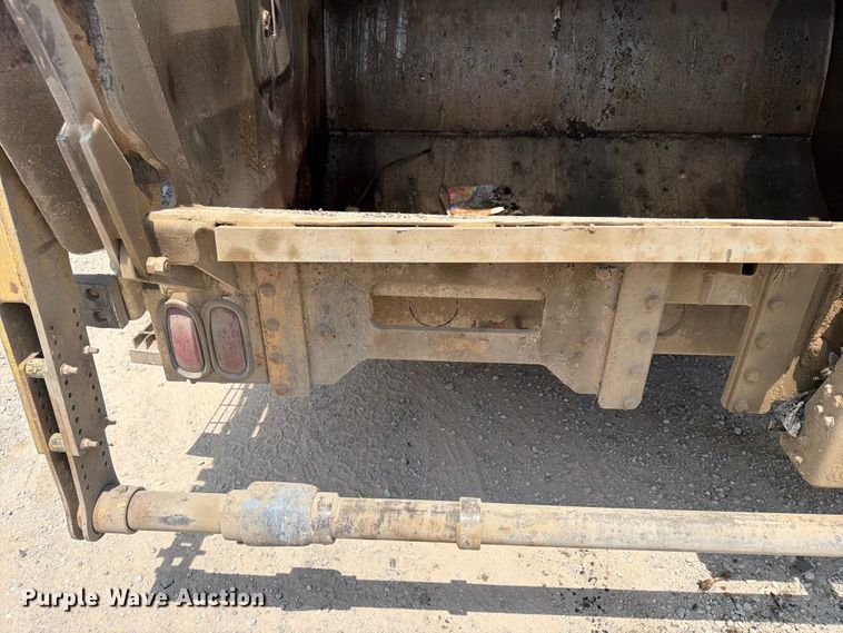 image for item FN2521 2009 Autocar WX refuse truck